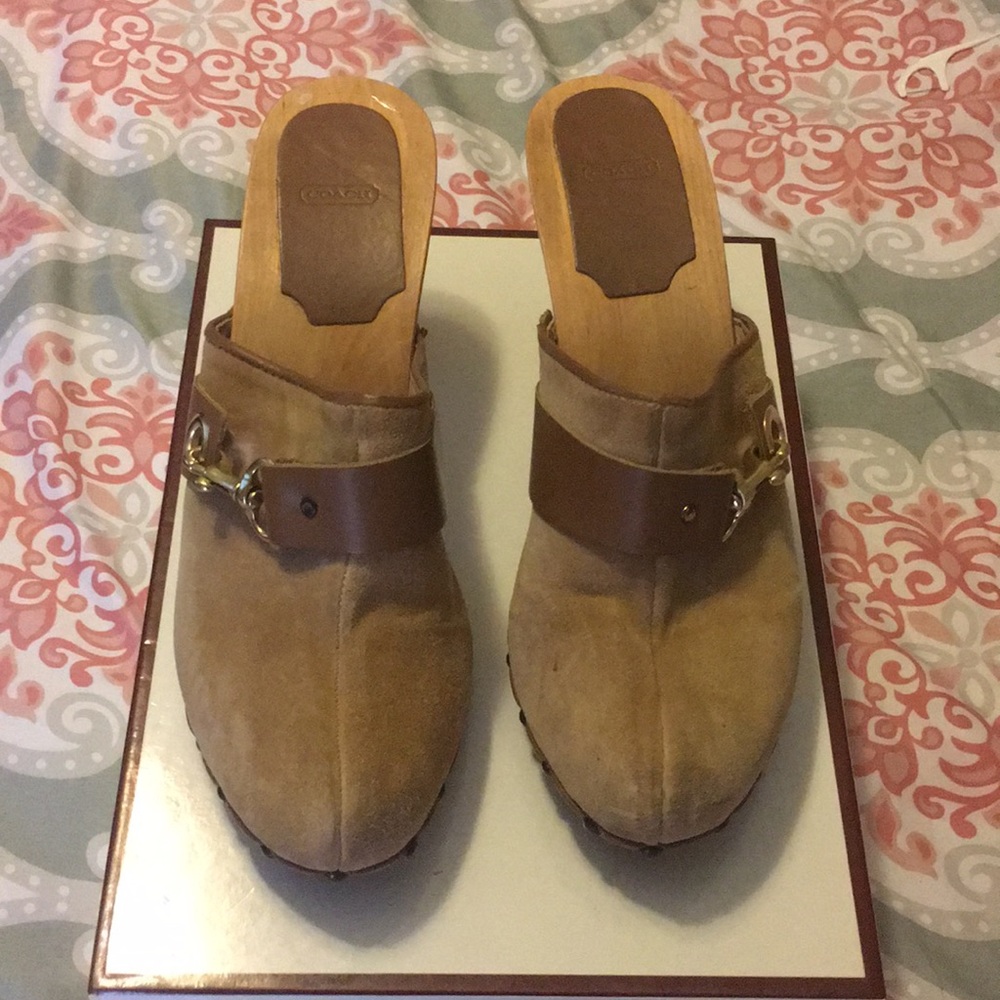 Authentic Coach camel color mule/clogs
